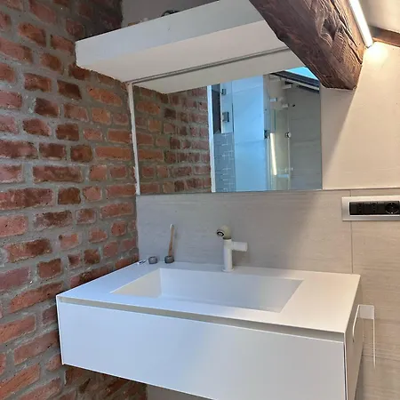 The Savona Design Attic Lejlighed