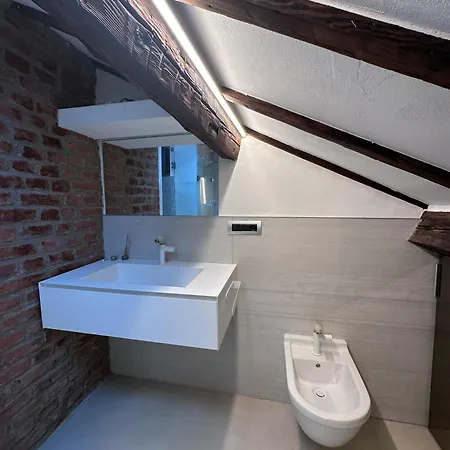 The Savona Design Attic * ميلان