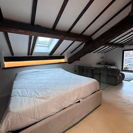 The Savona Design Attic شقة